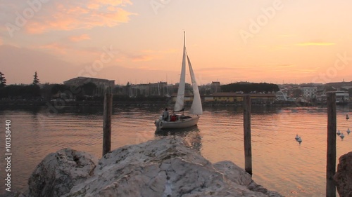 Desenzano, entrata in porto
