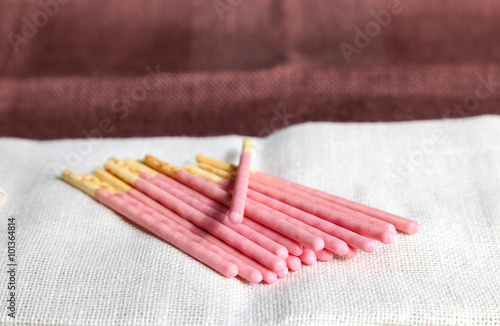 Japanese snack food biscuit stick strawberry coated