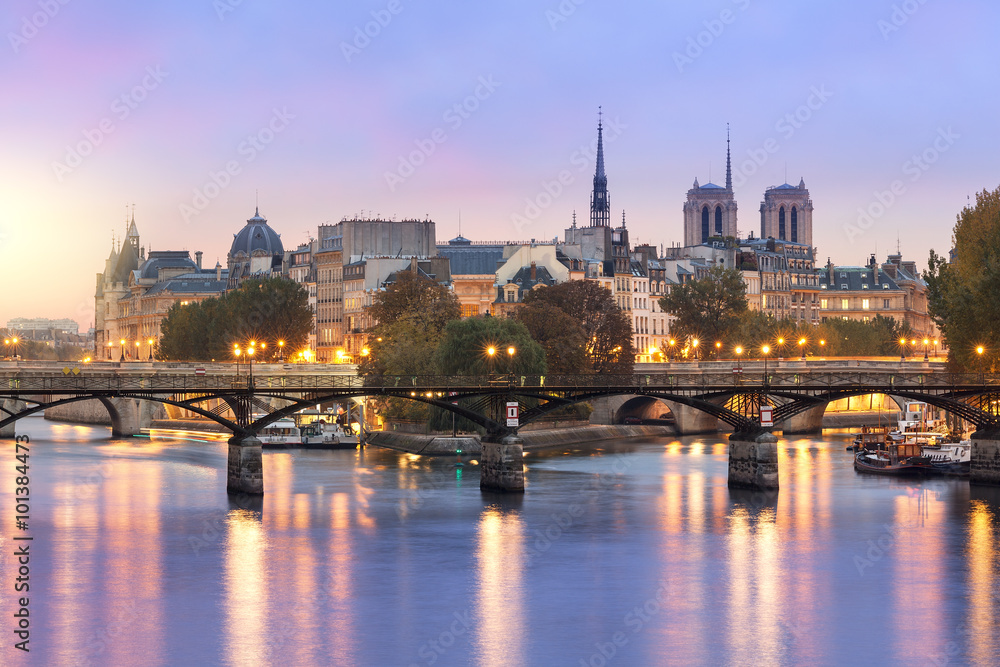 Paris Ile de la Cite and Pont des arts at Morning