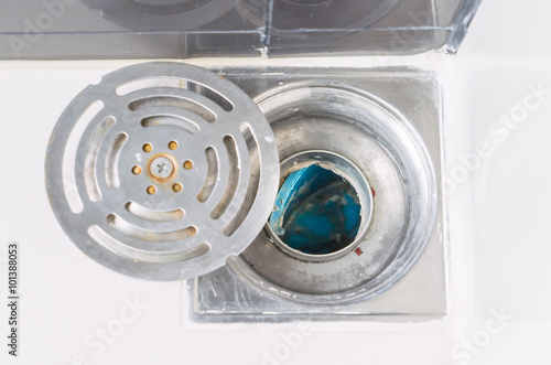 unequal sewer floow drain from mistake in construction.