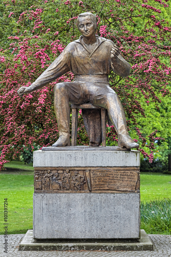Obraz premium Heinrich Heine Monument in Bremen, Germany