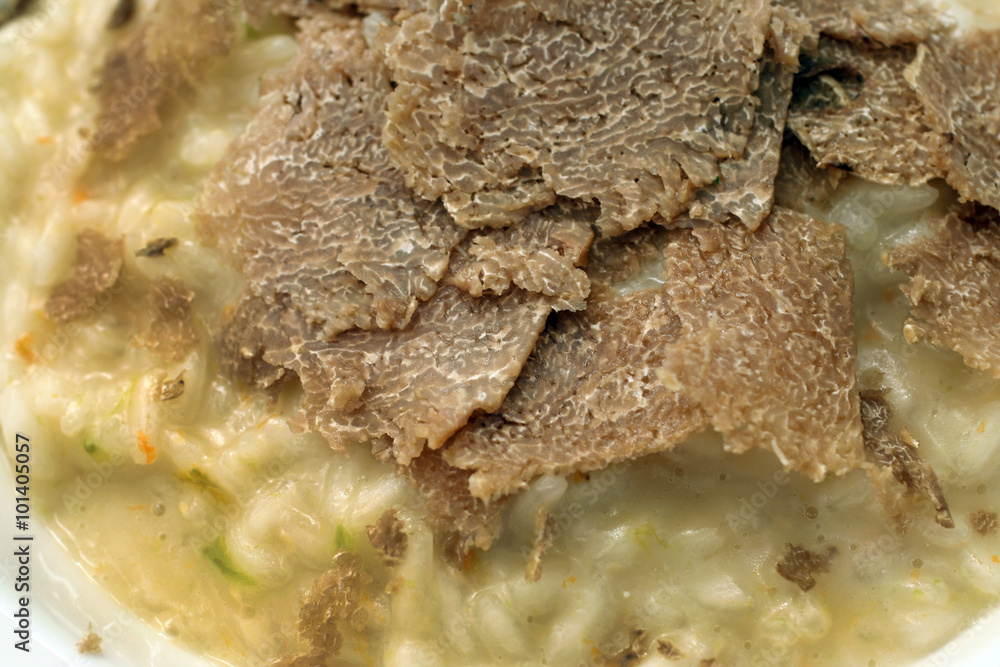 Fototapeta premium Italia,risotto con tartufo.