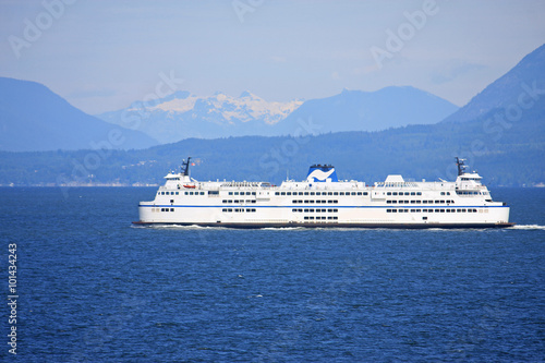 Ferry to Vancouver Island © Jenny Thompson