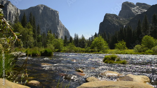 Yosemite LM12 Valley View Circular Dolly In R Merced River Bridalveil Fall El Capitan