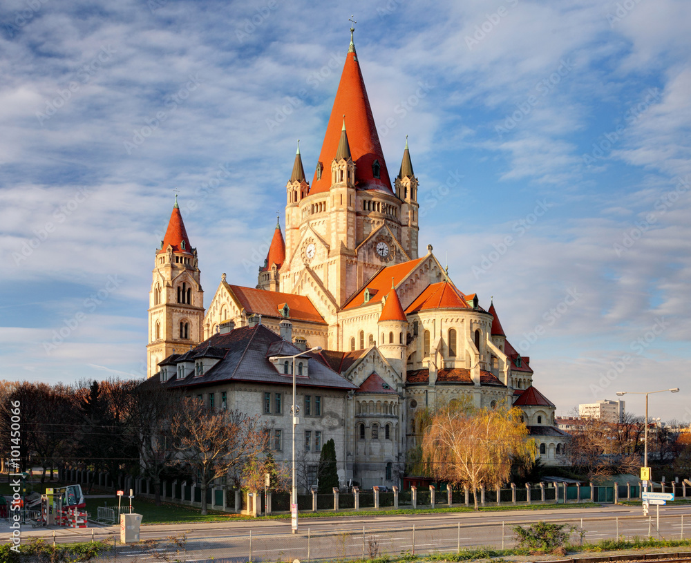 Obraz premium Vienna, Church Heiliger Franz of Assisi at Mexikoplatz, Austria