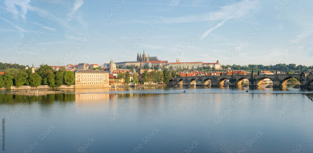 Φωτογραφία View of Prague from Moldava river - Prague- Czech Republic