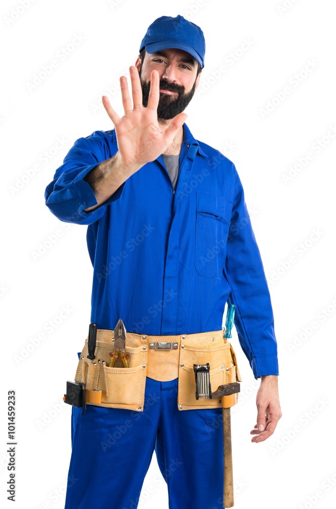 Plumber counting five