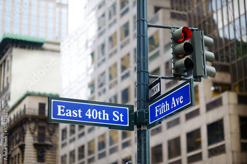 Intersection of East 40th street and 5th Ave in New York