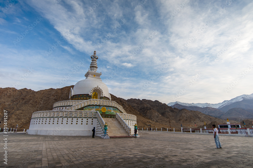 Φωτογραφία This photograph of famous Shanti Stupa was taken during my journey to Leh at the beginning of last winter