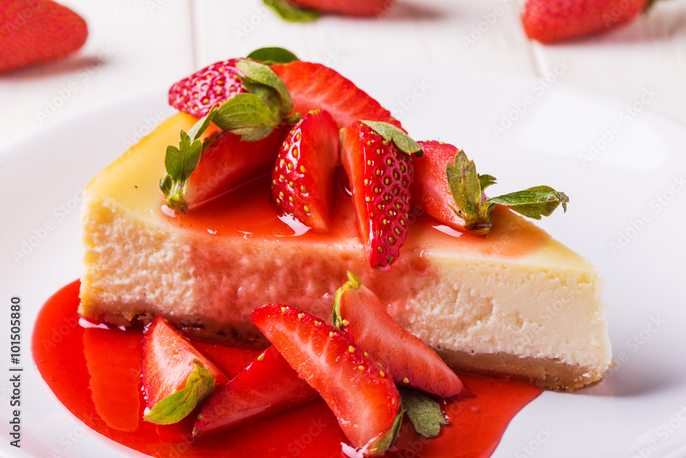 Delicious homemade cheesecake with strawberries Delicious homemade cheesecake with strawberries
