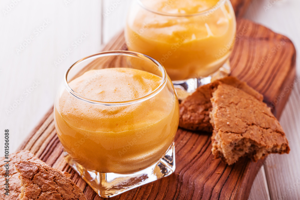 Φωτογραφία Zabaglione - italian alcoholic dessert.