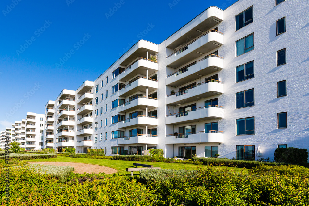 Fototapeta premium Modern residential building
