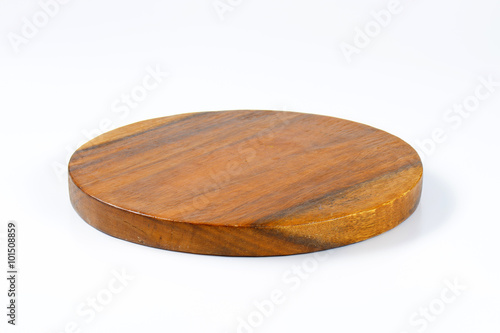 round chopping board