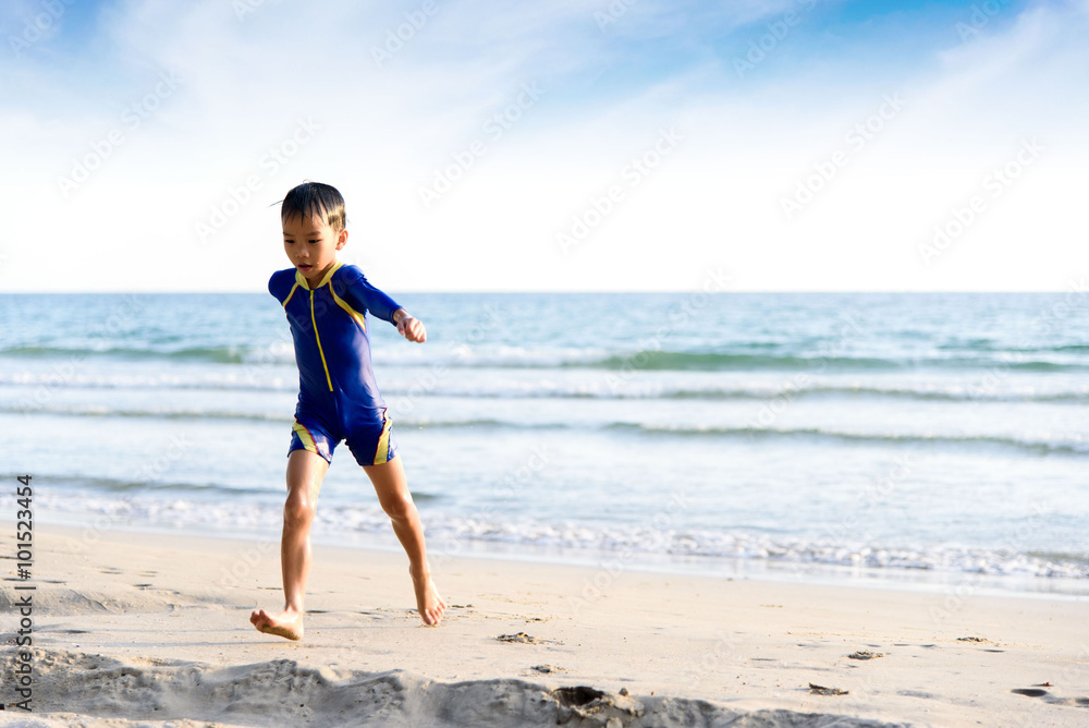 Bon run on the beach