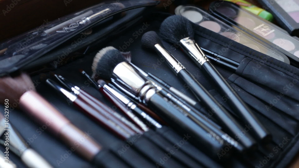set of mascara and brushes set of mascara and brushes
