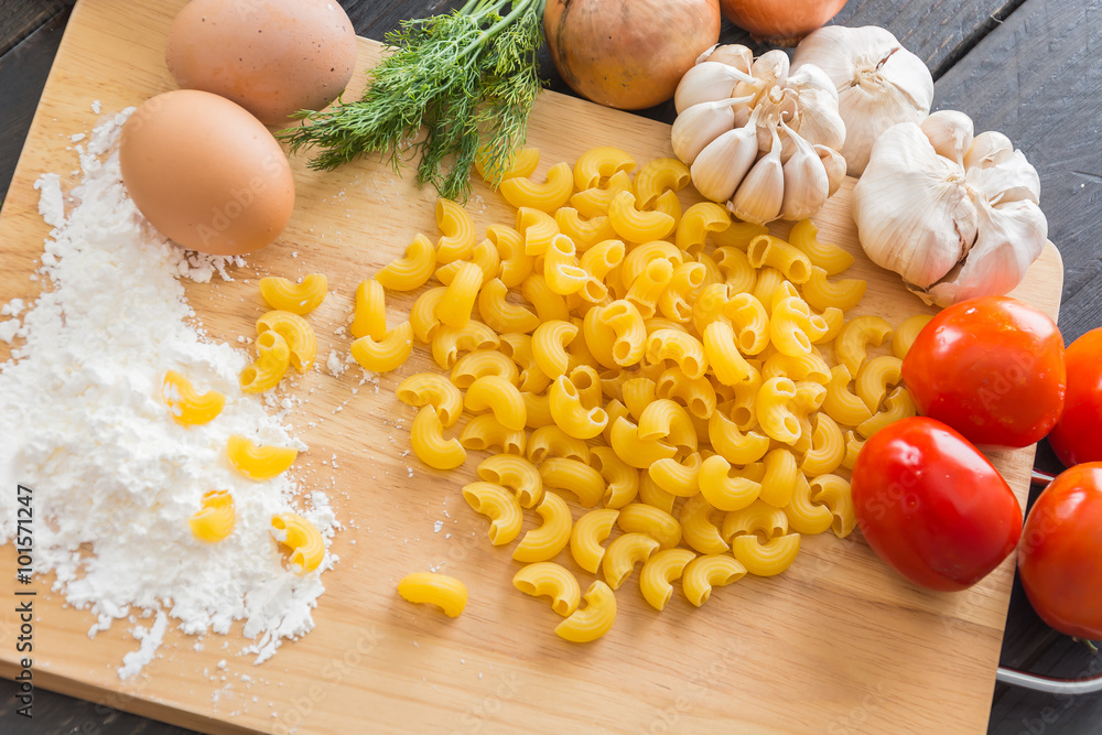 dry pasta spaghetti with ingredient dry pasta spaghetti with ingredient