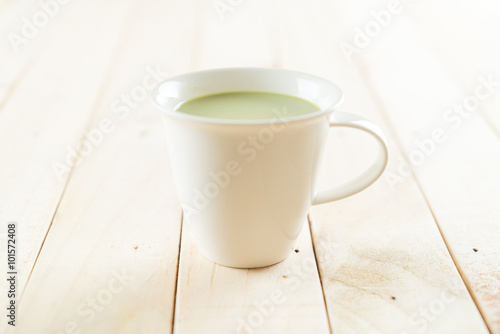 Fototapeta Naklejka Na Ścianę i Meble -  hot matcha latte