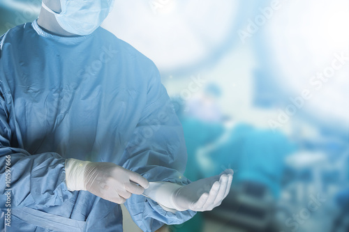 Obraz na plátně Medical team preparing equipment for surgery