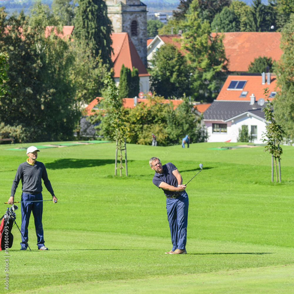 Obraz premium Golfer auf dem Fairway