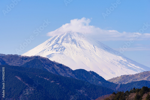 Wallpaper Mural Mountain Fuji at Ashi lake hakone in winter season. Torontodigital.ca