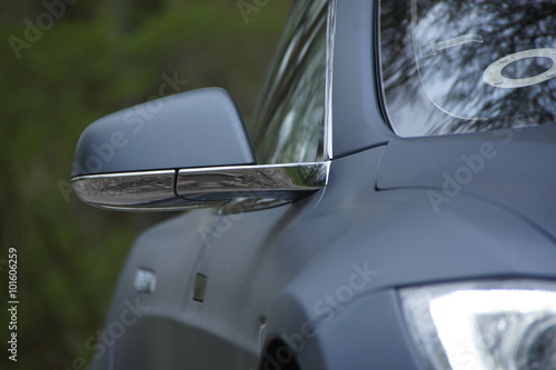 Side mirror on electric car