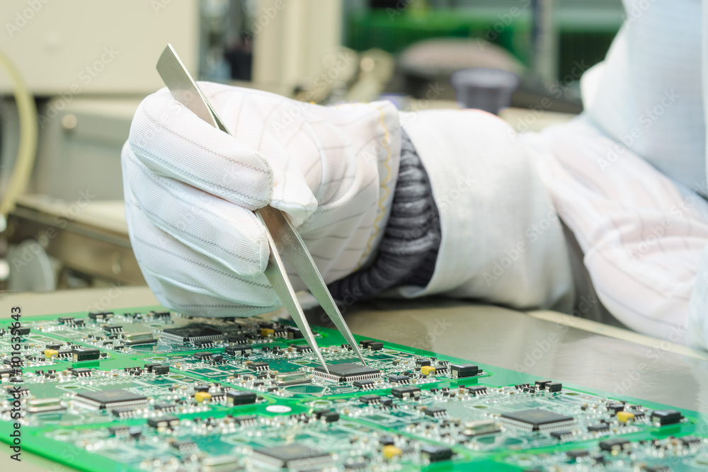 Фотография Quality control and assembly SMT printed components on PCB
