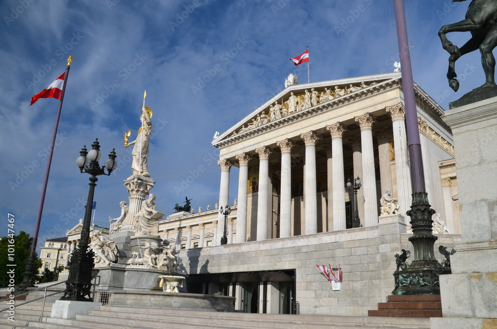 Φωτογραφία Built In 1883 The Austrian Parliament Building (Parlamentsgebaude) in Vienna is where the two houses of the Austrian Parliament conduct their sessions