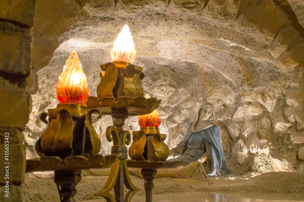 Φωτογραφία Dead body of Jesus Christ with his mother Mary in a tomb.