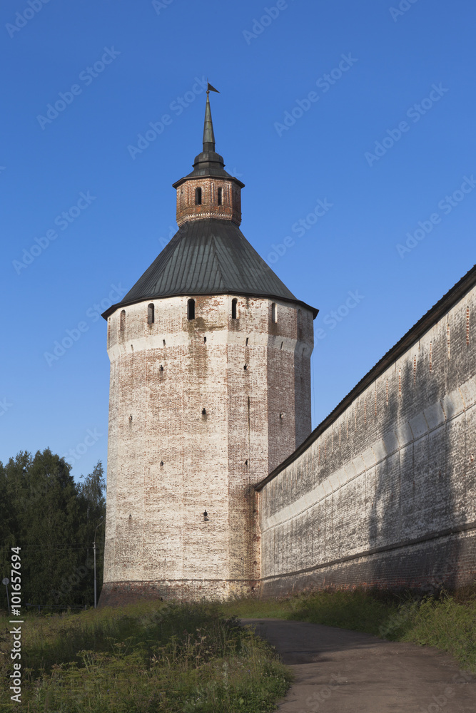 Ферапонтовская (Московская) башня Кирилло-Белозерского монастыря в Вологодской области, Россия