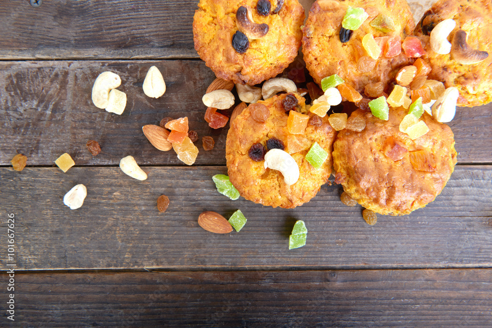 Carrot cupcakes with lemon and apple, nuts Carrot cupcakes with lemon and apple, nuts