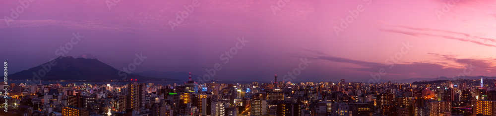 桜島と鹿児島市街地の夕景 桜島と鹿児島市街地の夕景