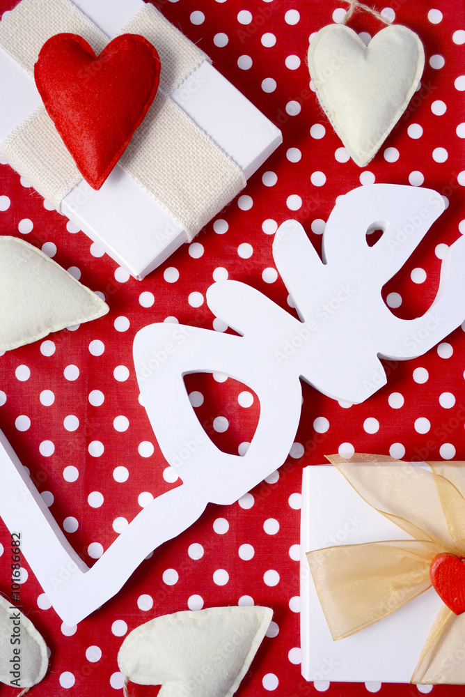 Obraz premium Valentine red polka dot overhead