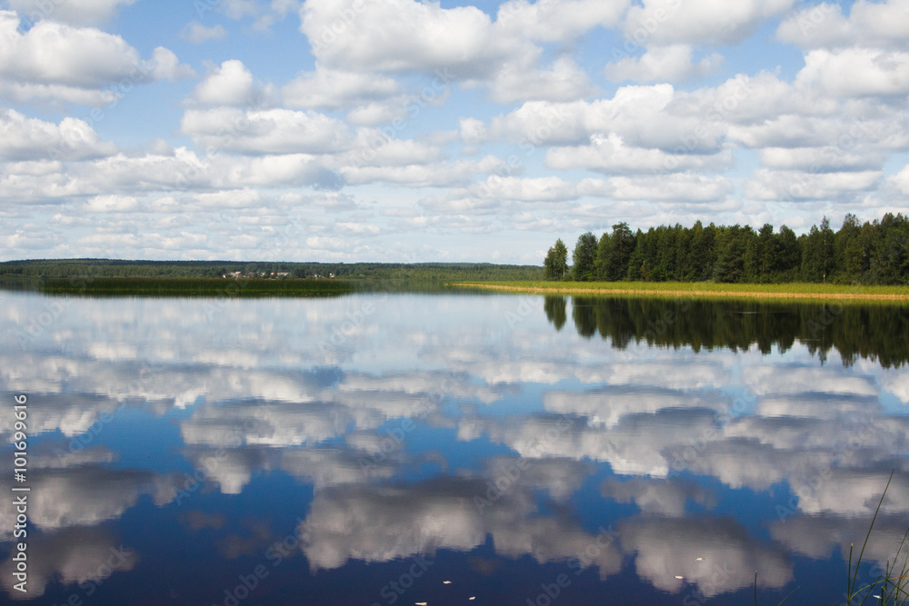 отражение облаков в озере
reflection of clouds in lake