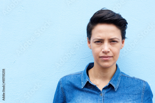 Φωτογραφία Attractive young woman with short hair
