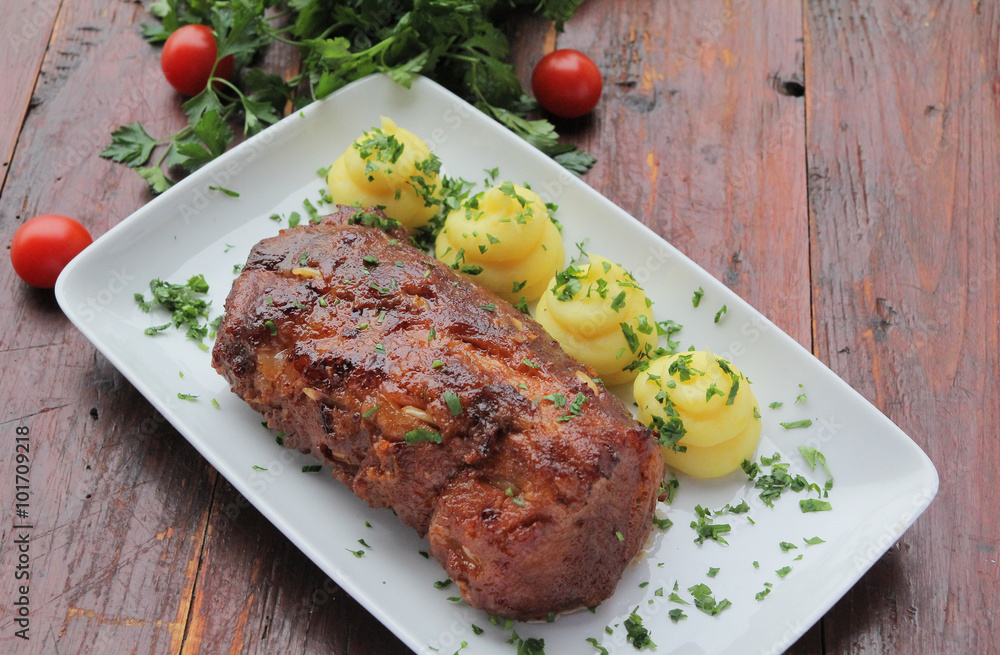 Pork Roast with Vegetables and Spices Pork Roast with Vegetables and Spices