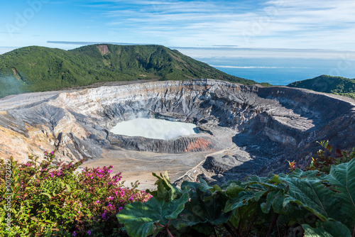 Vulcano Poas in Costa Rica photo