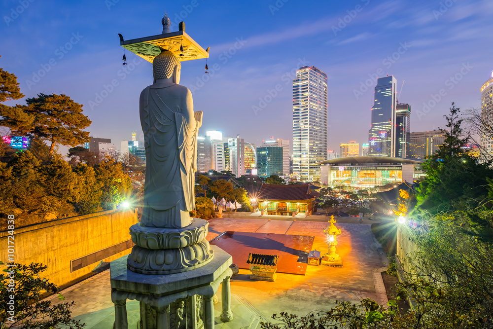 Ταπετσαρία The Big Buddha at Bongeunsa Temple in Seoul, South Korea