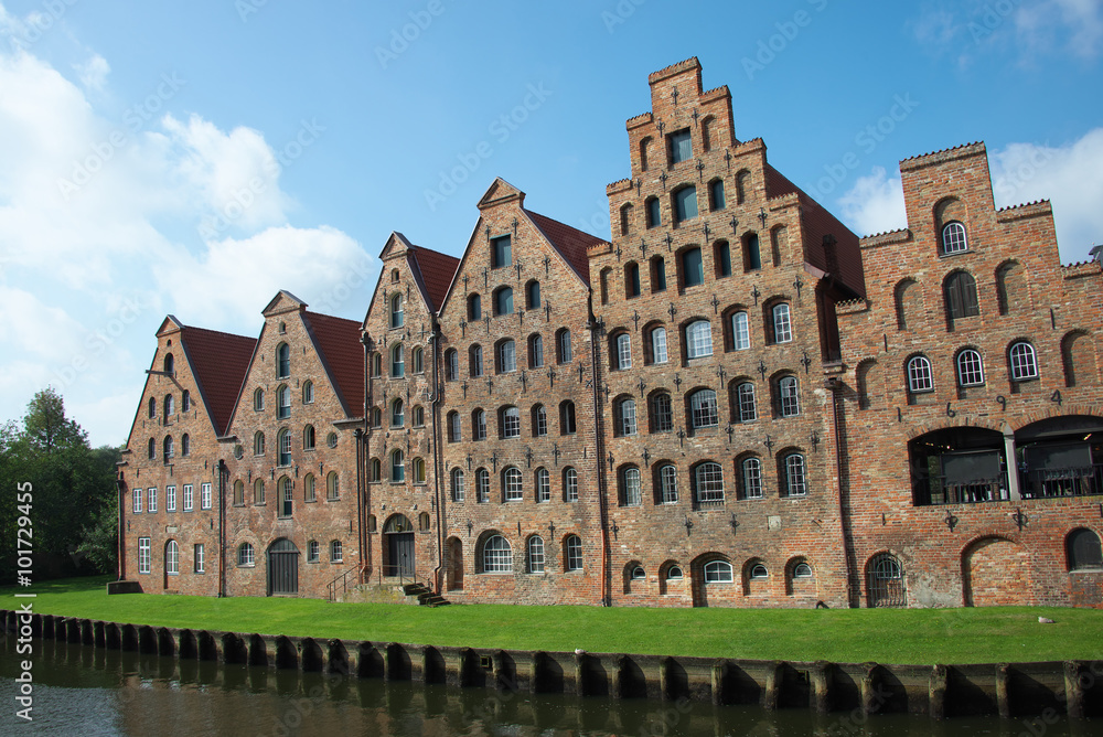 Historische Salzspeicher an der Obertrave in Lübeck