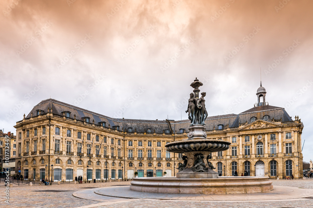 Φωτογραφία Fontaine des trois grâces sur la place de la Bourse à Bordeaux, en Gironde, en N
