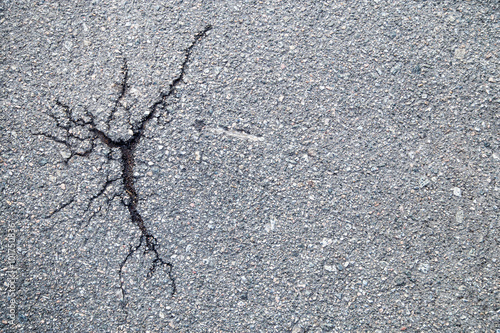 Cracked asphalt pattern