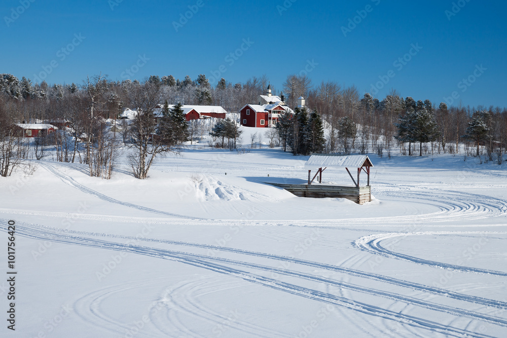 Rote Häuser in Schweden im Winter