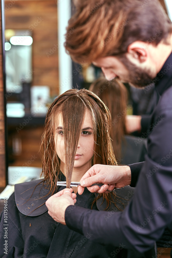 Φωτογραφία Women's haircut. hairdresser, beauty salon