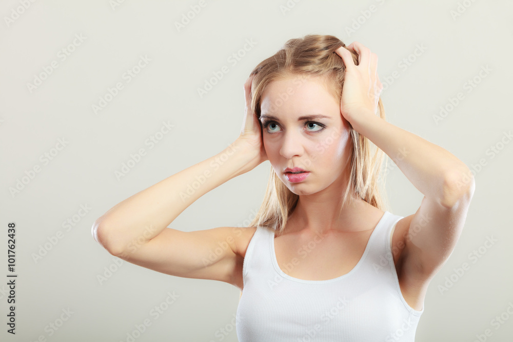 woman suffering from head pain woman suffering from head pain
