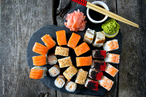 big sushi set photo