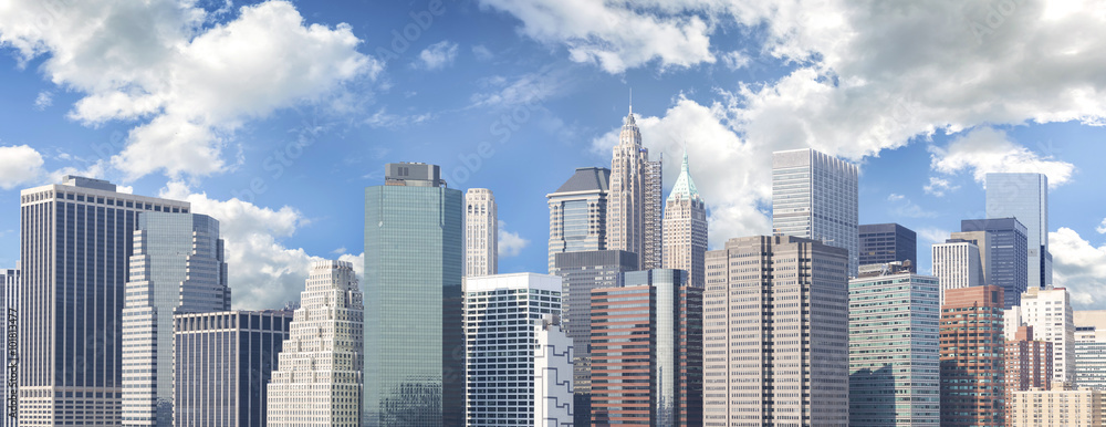 Panoramic view of Manhattan skyscrapers, NYC.