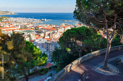 Obraz na plátne Sanremo, panorama from Giardini Regina Elena