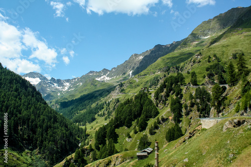 Fototapeta Naklejka Na Ścianę i Meble -  A beautiful view of the Austrian Alps