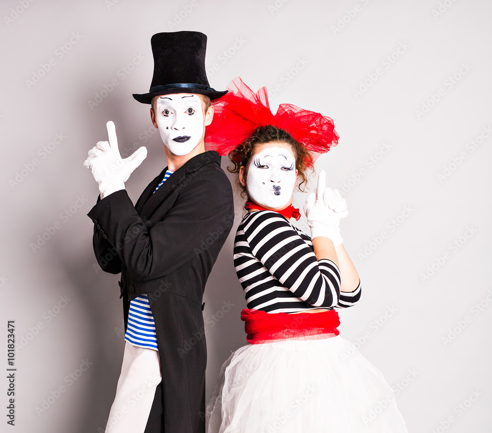 Φωτογραφία Street artists performing, Two mimes man and  woman in april fools day