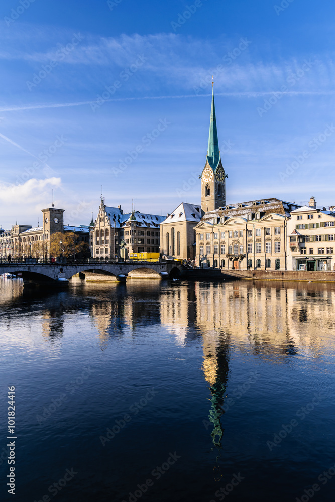 Φωτογραφία View of Fraumanster church in Winter, Zurich, Switzerland
