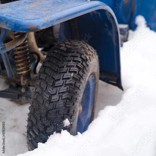 Wheel Stuck In Snow © vectorass